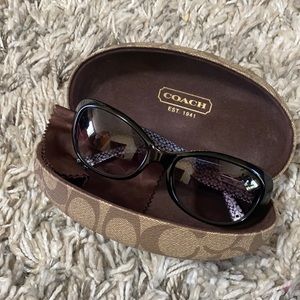 🕶 Coach Classic Black Sunglasses with Case